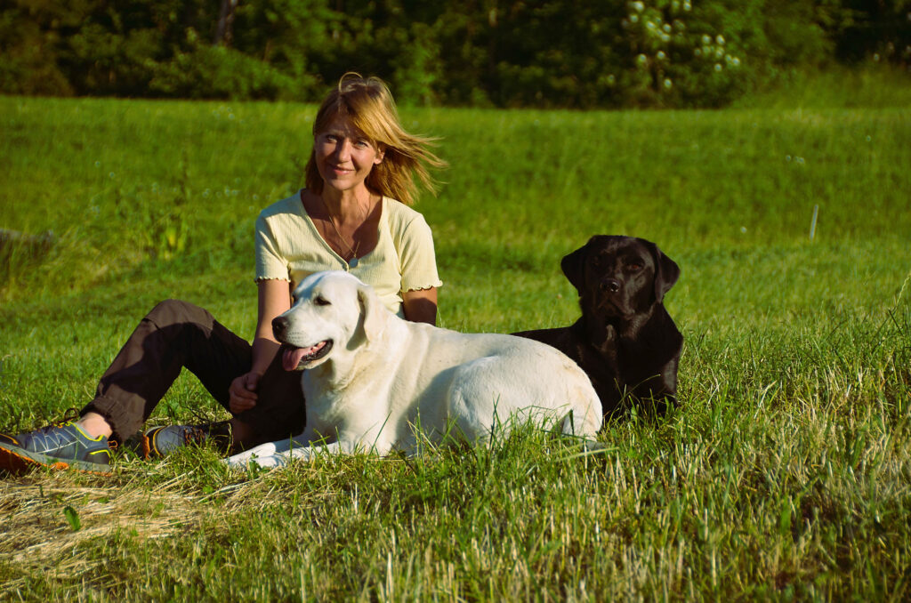 Juliane mit zwei Hunden