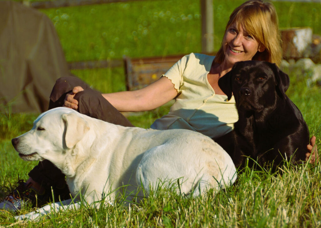 Juliane mit zwei Hunden